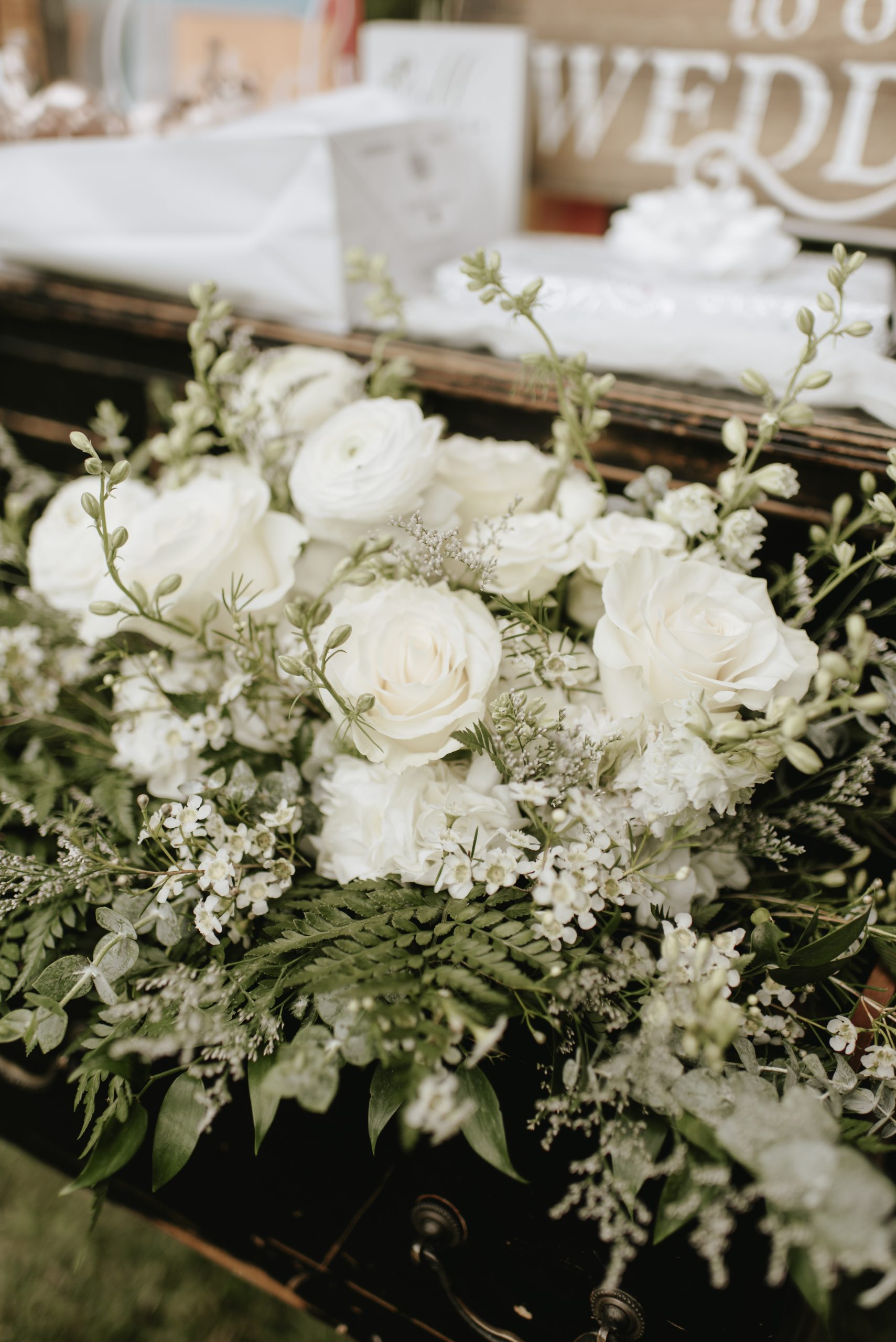 event coordinator wedding planner tacoma seattle white flowers